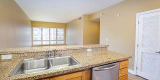 Stylish & Spacious Courtyard-Facing Condo in the Heart of Gaslamp Gallery 6