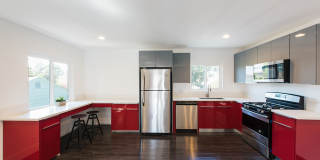 1321 W 36th Place Apartments Gallery 28