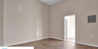 533 Leath Street Gallery 23