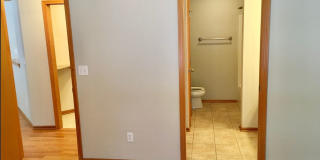 2 Bed / 2 Bath Condo with Garage – Clements Mill Village (Forest Hills District) Gallery 10