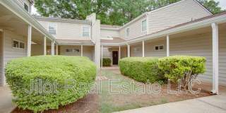 2015 Oak Park Ln Gallery 1