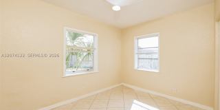 900 W Bloxham St Gallery 16