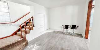 320 W 55th St Gallery 10