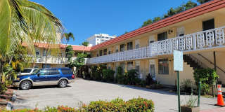 441 Collins Ave Gallery 1