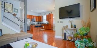 Room in 3 Bedroom Townhome at Steel Yard Ct Gallery 18