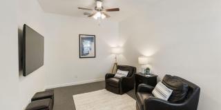 2930 N RAVEN -- Gallery 20