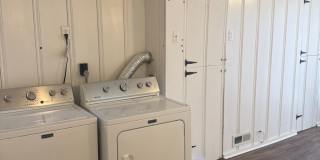 Charming 2 bedroom 1 bath home on large corner lot in desirable part of Springfield Gallery 11