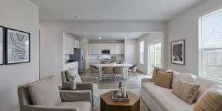 5 Bed, 3.5 Bath Home w/ 2 Car Garage in Harvest Point Gallery 3
