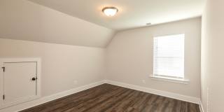 Single Family Home With Spacious Fenced Backyard! Gallery 25