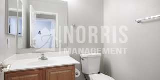 Beautiful Large Home w/A Pool Gallery 25