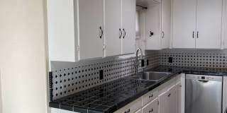 CHARMING 4 BED 2 BATH HOUSE NEAR DOWNTOWN Gallery 10