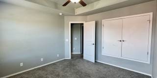 Nice 2 bedroom townhome close to I-49 Gallery 17