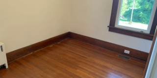 Charming Home with Large Backyard Near Radford University Gallery 19