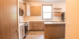 Top Floor Corner 1bed- Available August 6th! Gallery 1