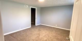 4 bedroom/1 bath/detached storage building Gallery 26