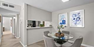 Grand Hampton Gallery 13