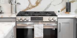 4827 Riverton Ave Gallery 46