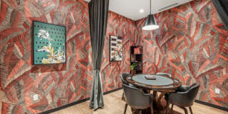 Julius Gallery 25