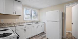$1795 3br/1bath CUTE House w/ HUGE YARD Gallery 16