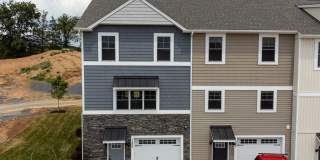 Upscale Luxury Townhouse Gallery 1