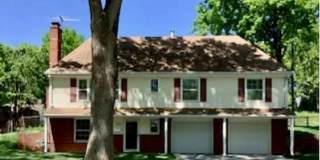 1900 East 28th Avenue Gallery 1