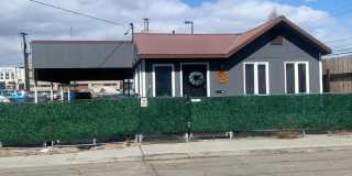 Cute 1 Bedroom 1 Bathroom House - Pet Friendly Gallery 1