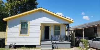 735 Lees Lane Gallery 1