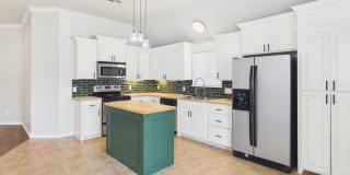 319 SW Coral Gallery 7