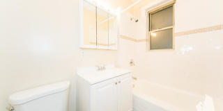 1609 W Berteau Ave Gallery 9