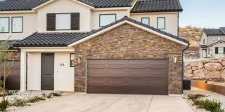 Beautiful 4 bedroom, 3.5 bathroom twin home in St George! Gallery 1