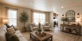 Recent remodeled! 4 bedroom, two living areas and loft! Gallery 10