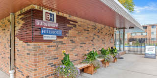 Burgundy & Hillsboro Apartments Gallery 14