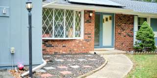 Spacious 4BR/2BA Furnished Home w/ Utilities, Mini Gym  Large Fenced Yard – Pinefield, Waldorf MD Gallery 1