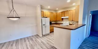 SW Littleton Top Floor Condo with Mountain Views! Gallery 7