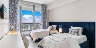 18975 E Collins Ave Gallery 40