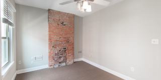 Three Bedroom Home in Graduate Hospital Gallery 18