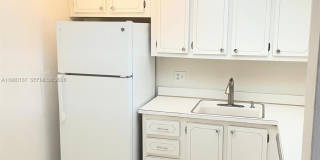 470 Executive Center Dr Gallery 4