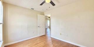 1915 Schlotter Circle - 206 Gallery 19