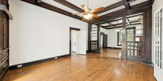 CHARMING 4-BEDROOM HISTORIC HOME IN TOBIN HILL Gallery 8