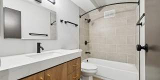 (55+) Newly Renovated 2br Condo in the Heather Gardens Community Gallery 20