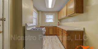 1638 Indianola Avenue Gallery 21