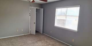 Spacious Townhome! Gallery 8