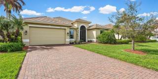 4245 Diamond Square Gallery 1