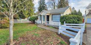 2 Bedroom Gem of a Home in Milwaukie w/ Hardwoods & Spacious Yard 2 Bedroom Gem of a Home in Milwaukie w/ Hardwoods & Spacious Yard Gallery 1