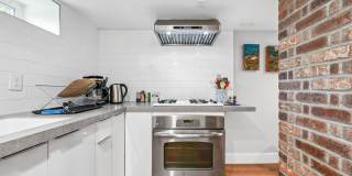 Charming Furnished Basement Unit in Regis – Northwest Denver Gallery 8