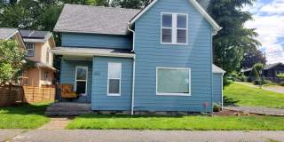 Charming 3-Bedroom Victorian Home Near Downtown! Gallery 1