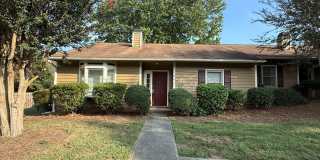 Lovely 1 story End Unit Townhouse Gallery 1
