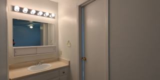 1/1 Triplex / Easy Access to I-35 / Fridge / No Carpet / CISD 1/1 Triplex / Easy Access to I-35 / Fridge / No Carpet / CISD Gallery 40