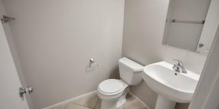 4 Bedroom, 3 Den West Side Home Gallery 10