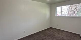 Downtown Renton Apartment W/S/G and 2 parking spaces included Downtown Renton Apartment W/S/G and 2 parking spaces included Gallery 8